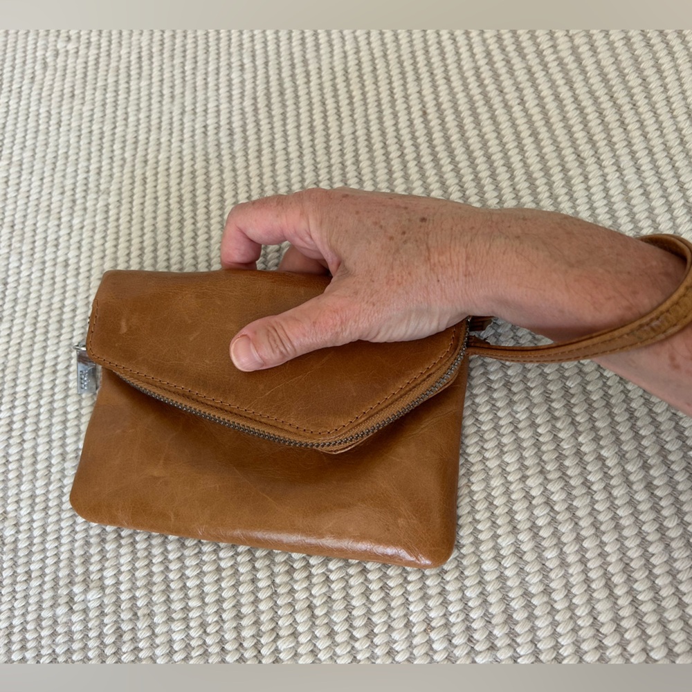 HOBO Convertible leather crossbody/clutch/handbag/wristlet. Festival ready! - Picture 11 of 13